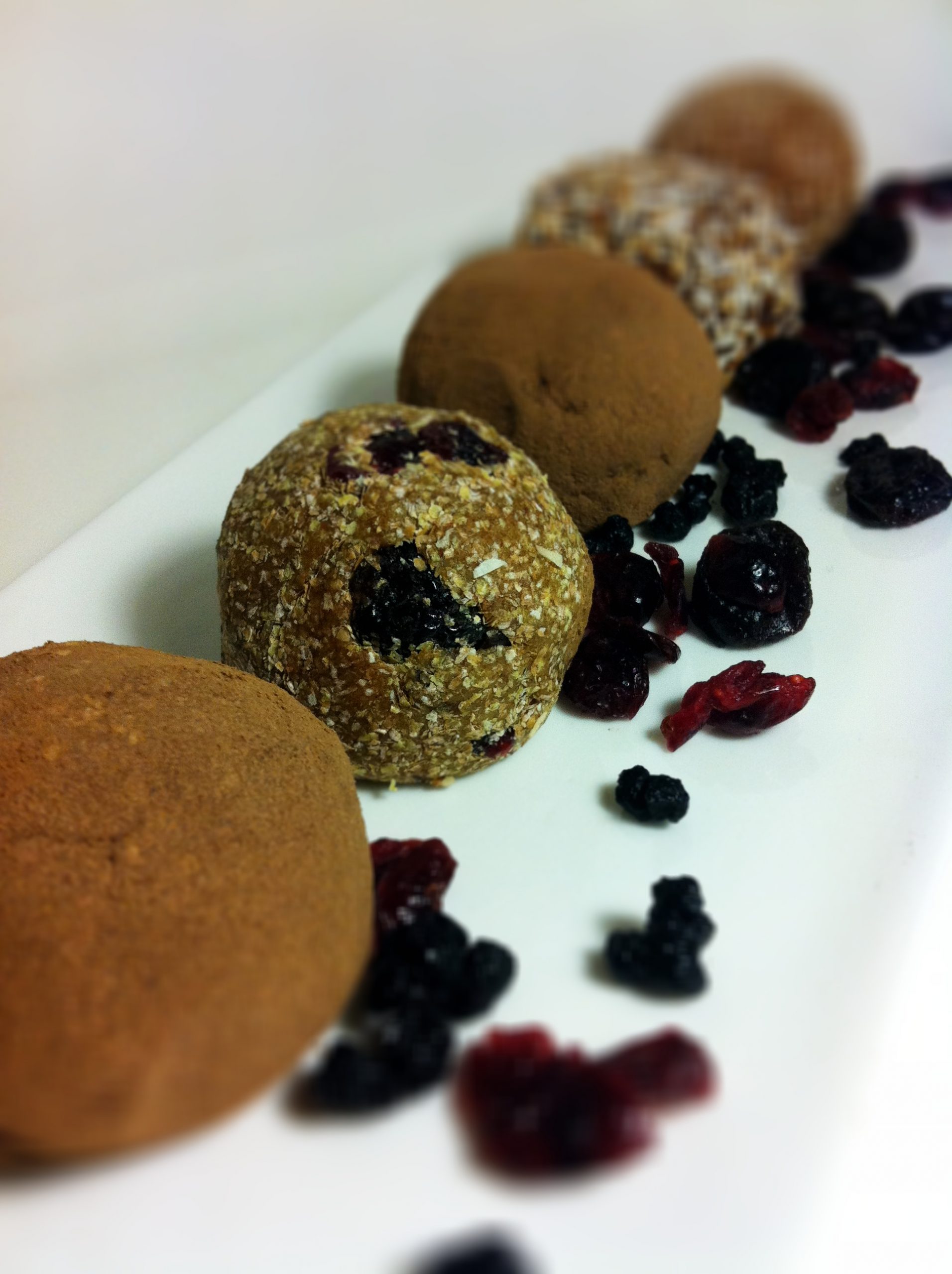 blueberry-muffin-cranberry-truffle-and-cherry-pie-protein-balls-damy